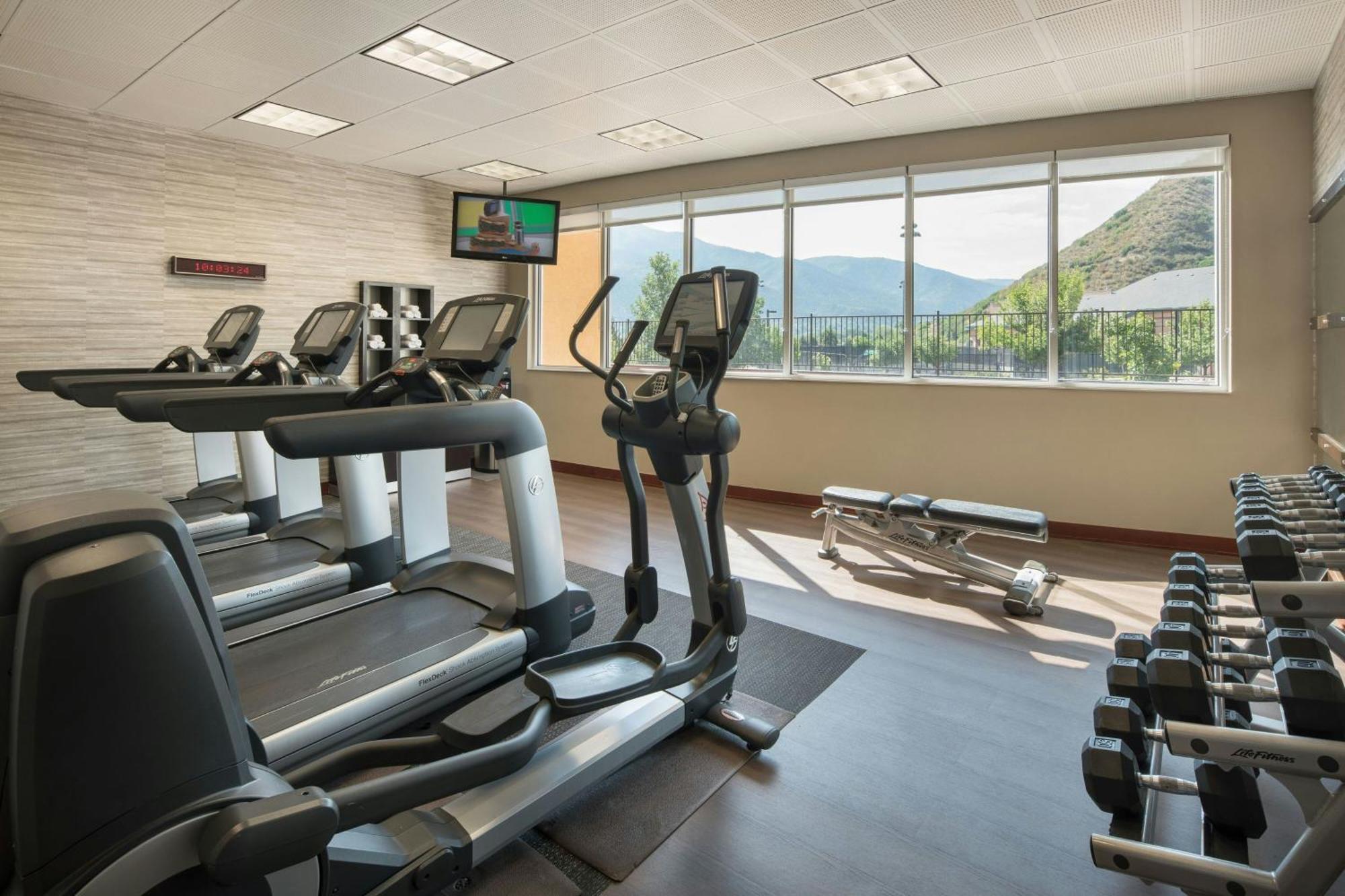 Courtyard By Marriott Hotel