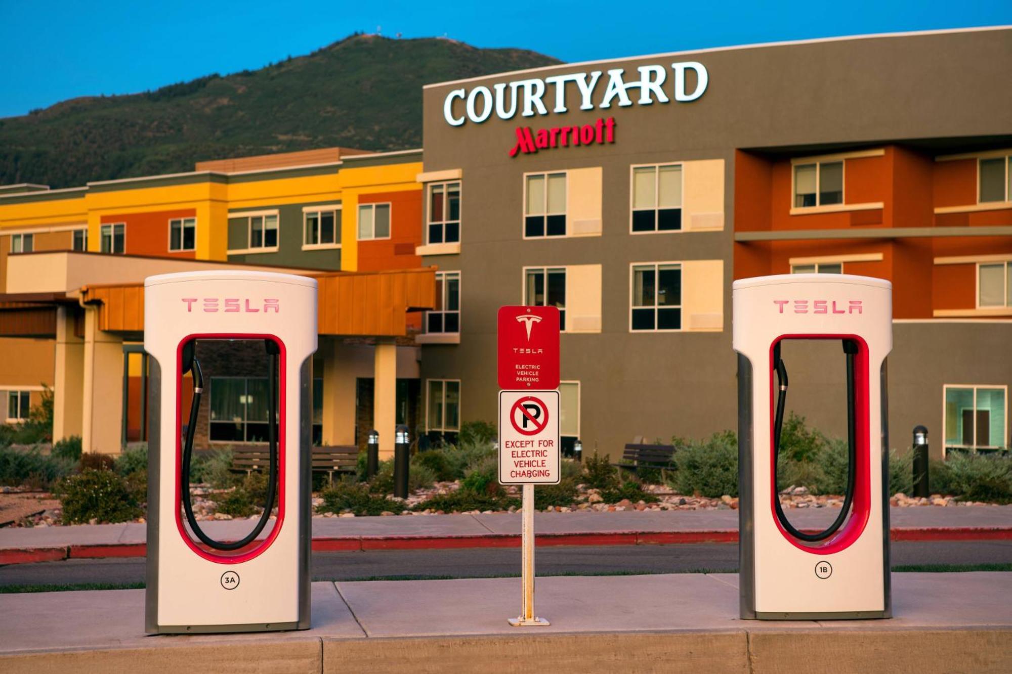 Courtyard By Marriott
